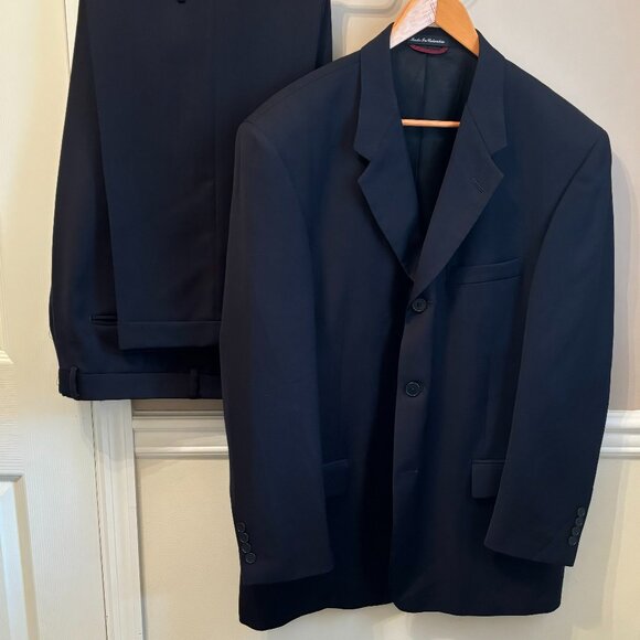 PIERRE CARDIN MAN'S SUIT size 44R w:38 in color Black